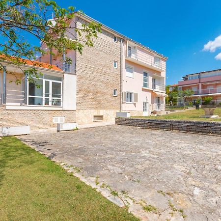 Awesome Apartment In Sveti Filip I Jakov W/ 1 Bedrooms Exterior foto
